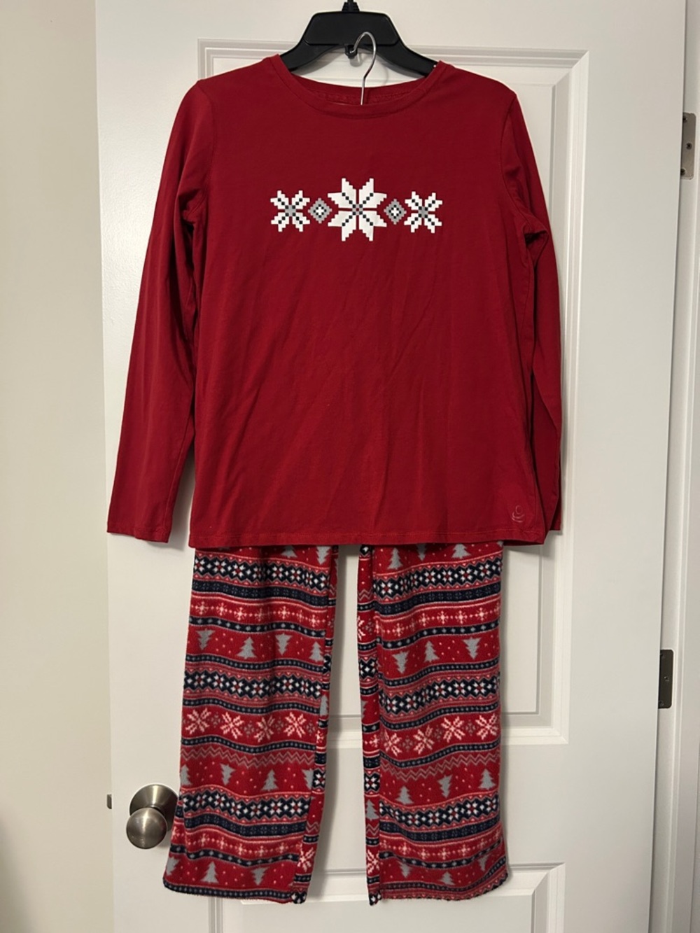 Women’s Cuddl Duds Red Holiday Snowflake Pajama Set